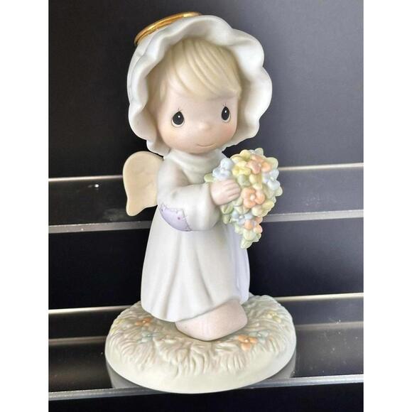 Precious Moments Angel “A Bouquet From God’s Garden of Love” #184268 Figurine - Picture 1 of 3